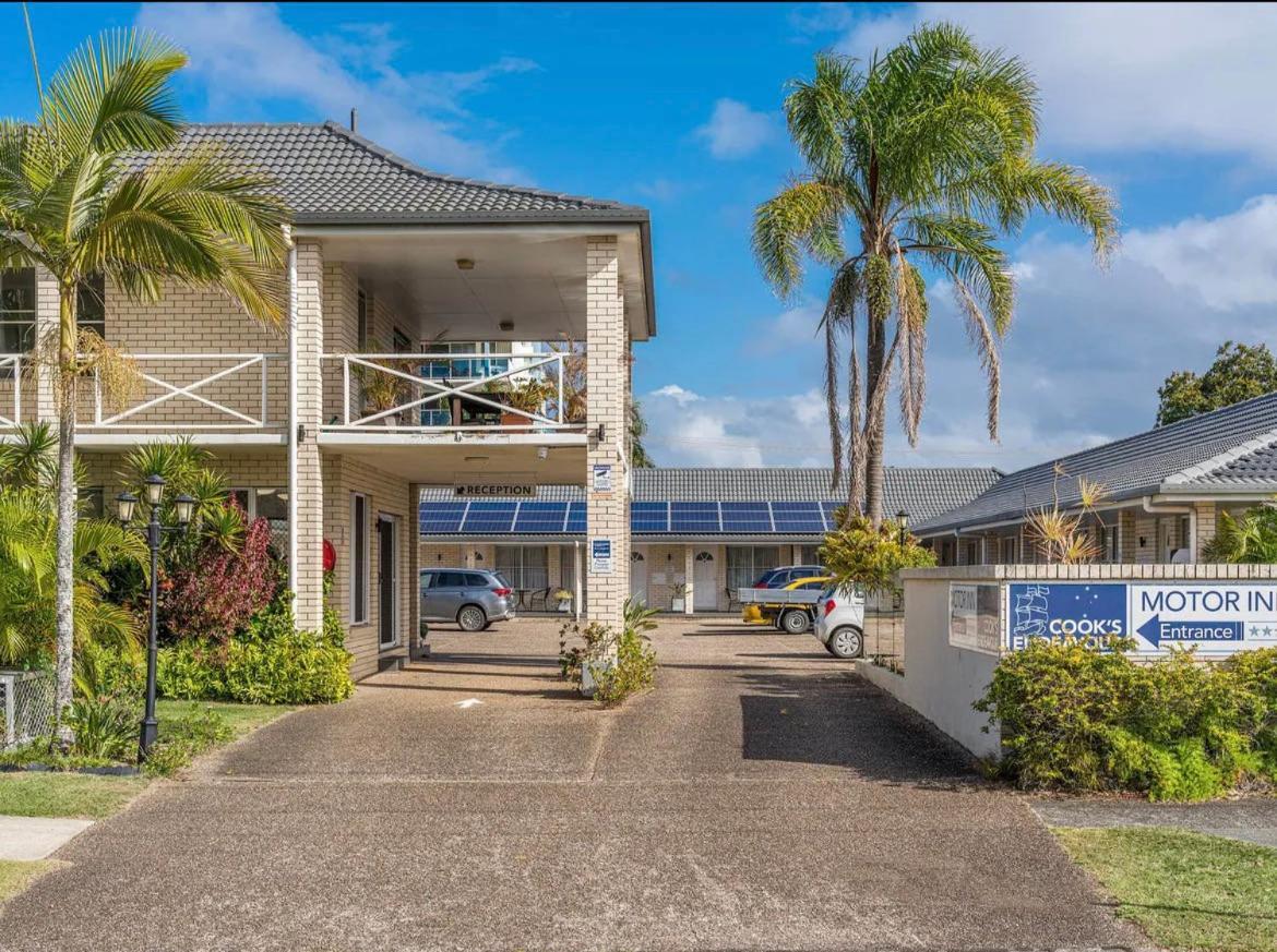 Cooks Endeavour Motor Inn Tweed Heads Bagian luar foto